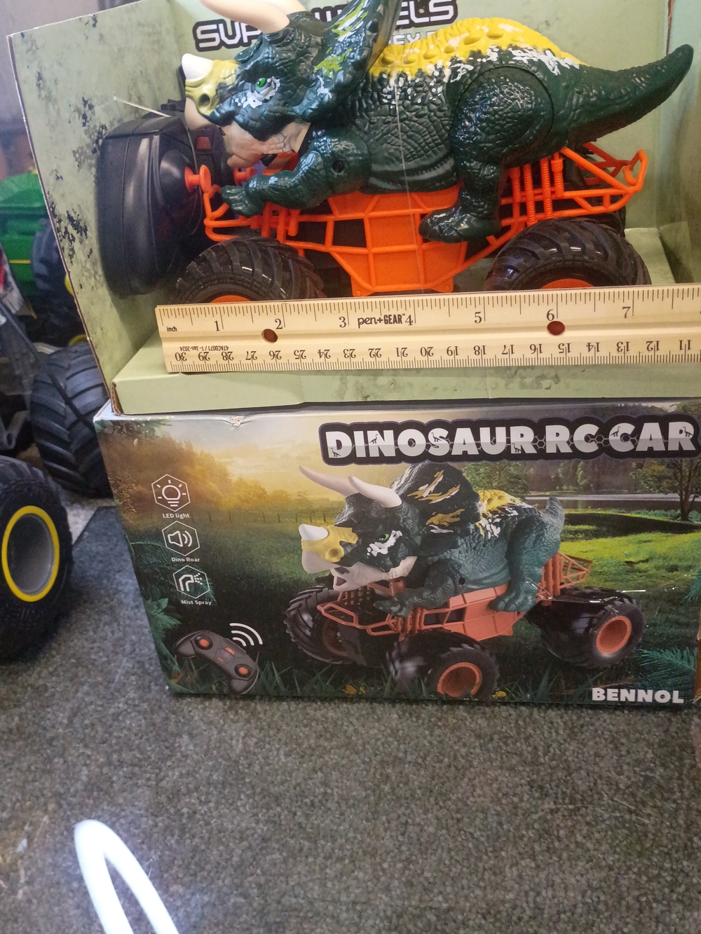 Remote Control Dinosaur RC Car With Lights And Sound Spray New
